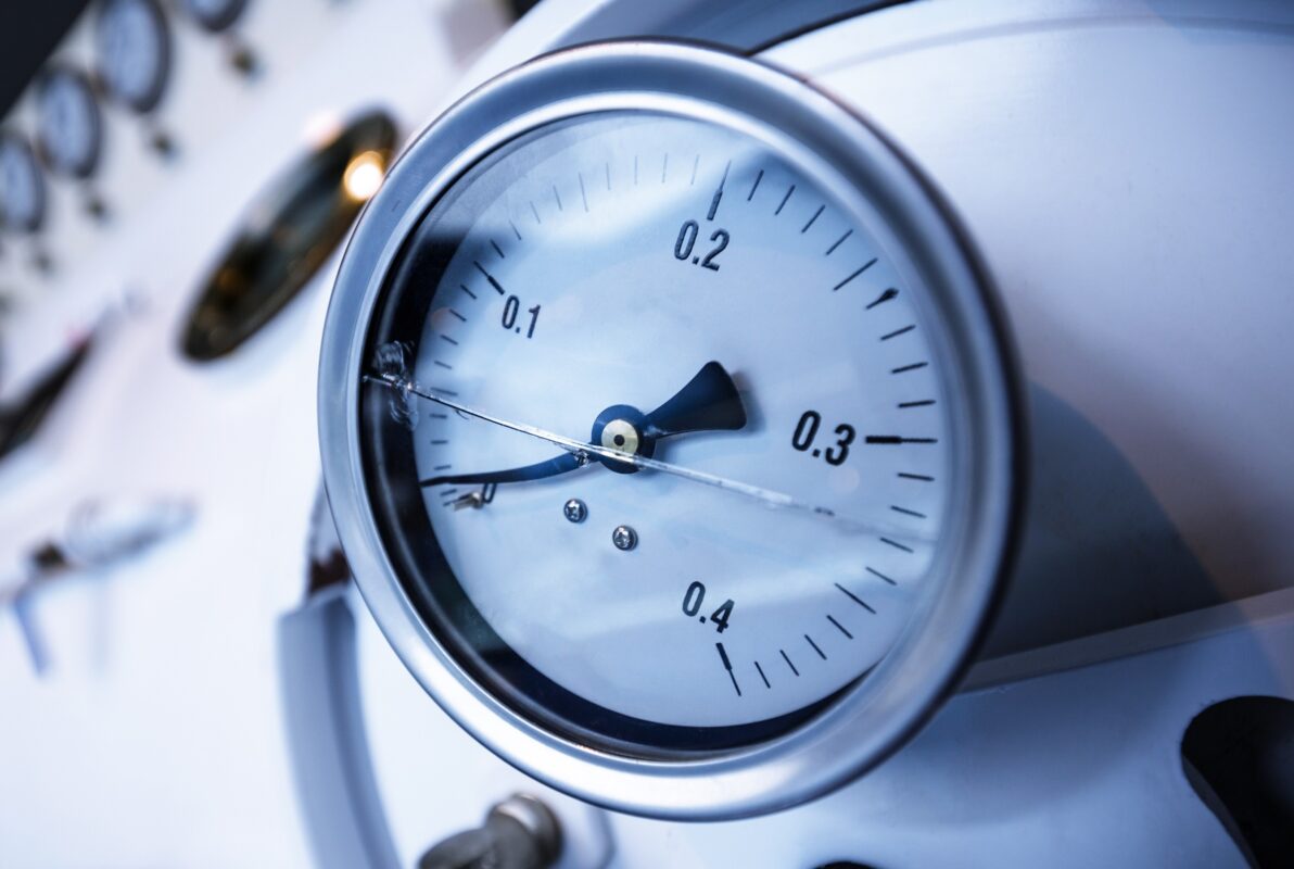How to Select the Correct Air Compressor for Your Needs 3 Compressor w gauge